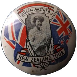 Queen Mothers Souvenir Tour Badge New Zealand 1966