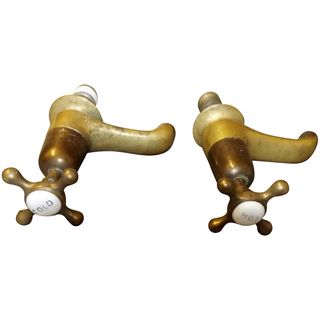 A Pair Of English Brass Taps Circa 1880-1910