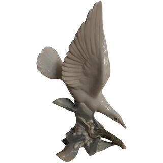 Lladro 'Turtle Dove' 4550