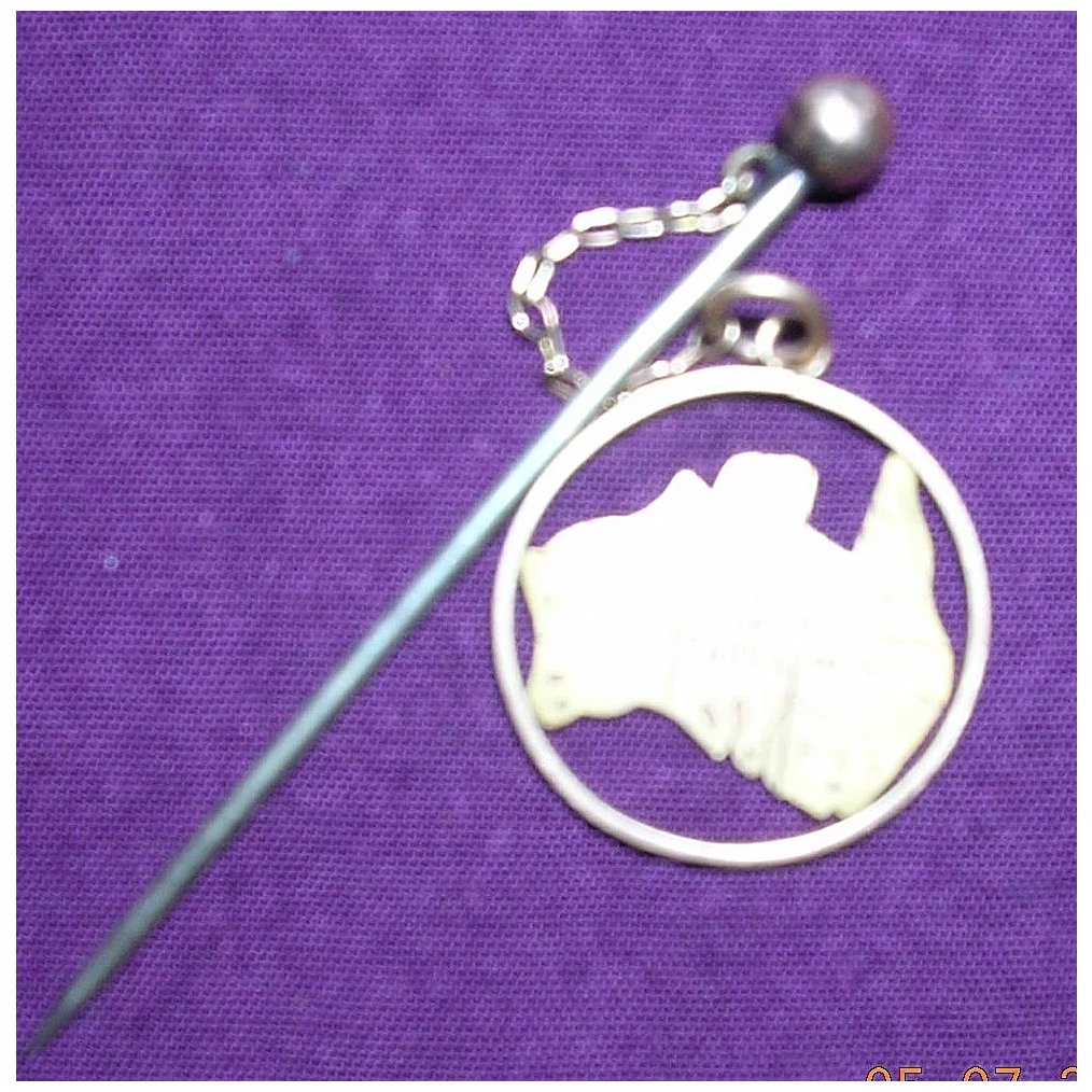 Australian 9 Carat Gold Commonwealth Stick Pin Brooch