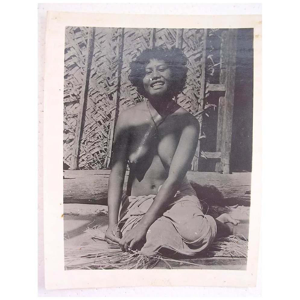 Vintage WW2 ERA Photo Topless Pacific Islands Girl